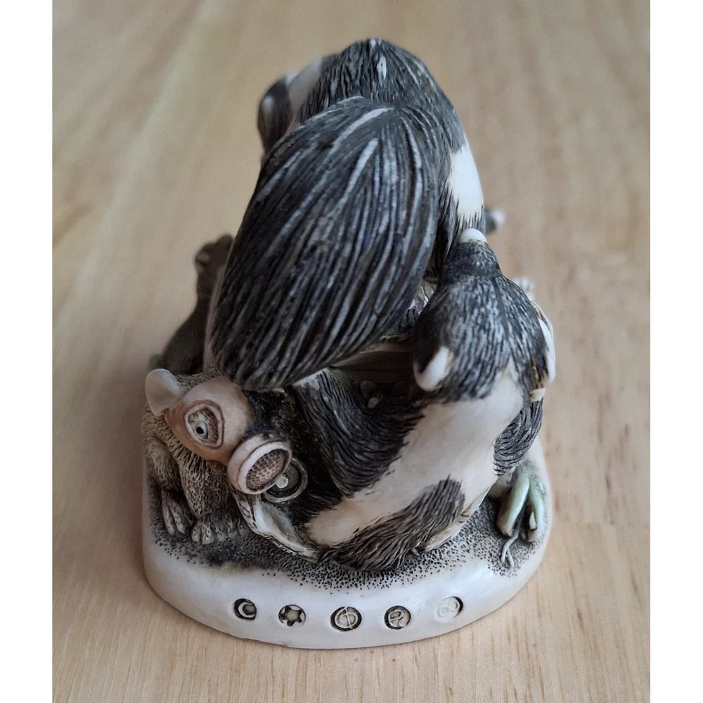 Harmony Kingdom Trinket Box Figurine Skunks Foul Play TJSK With Box H10